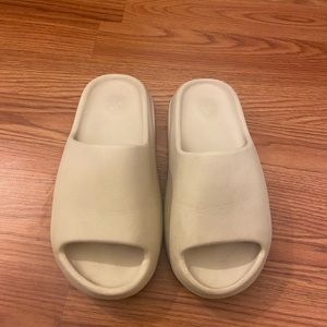 Yeezy “Bone” Slides